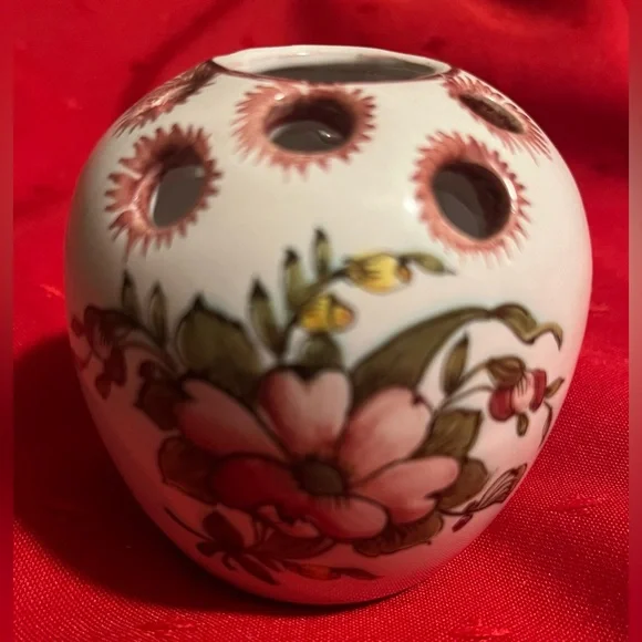 Vintage vase Lallier a Moustier France with signature, new